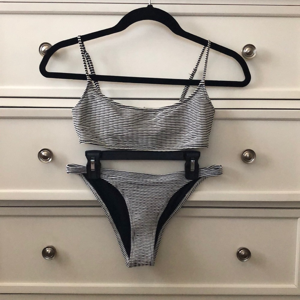 Dead stock Triangle bikini perfect condition